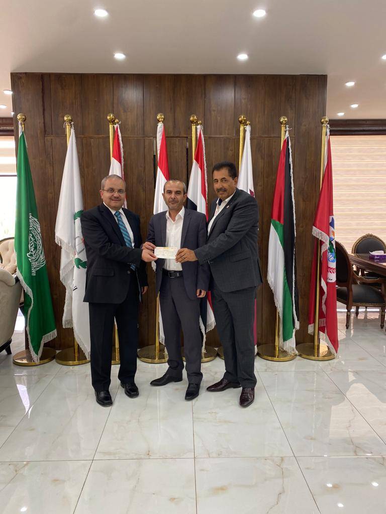 جامعة جدارا تتبرع بمبلغ خيري لحساب الخير لصالح وزارة التنمية الاجتماعية
