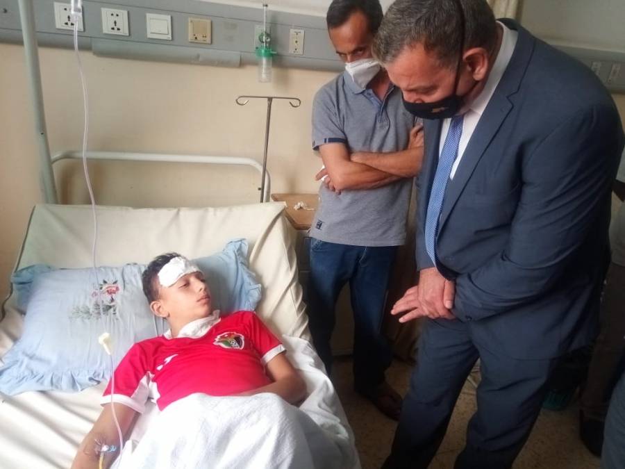 وزير الصحة يطمئن على المصابين بالتسمم الغذائي من منطقة عين الباشا