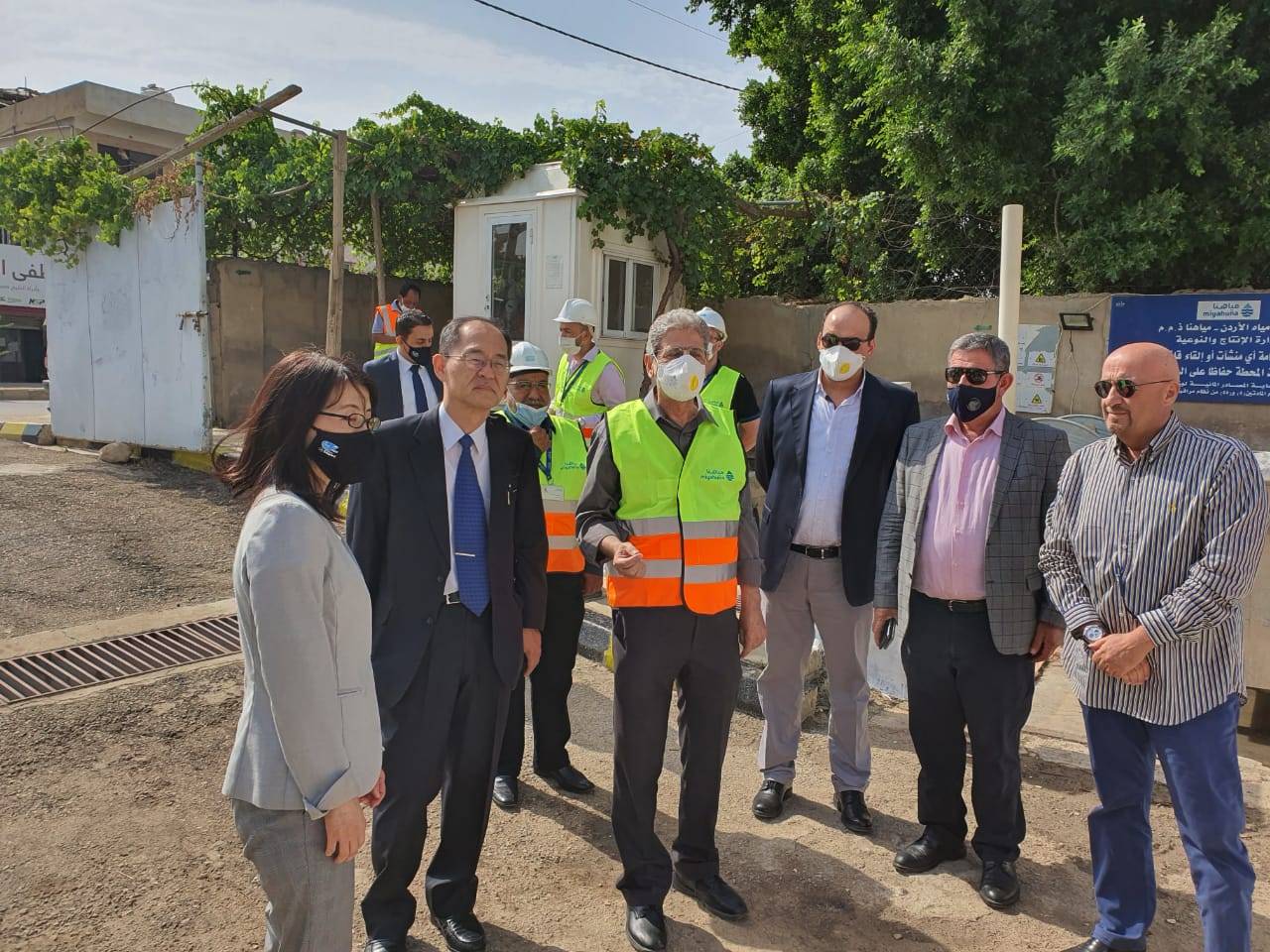 وزير المياه والري والسفير الياباني يطلعان على مشروع تطوير منظومة مياه زي .. فيديو