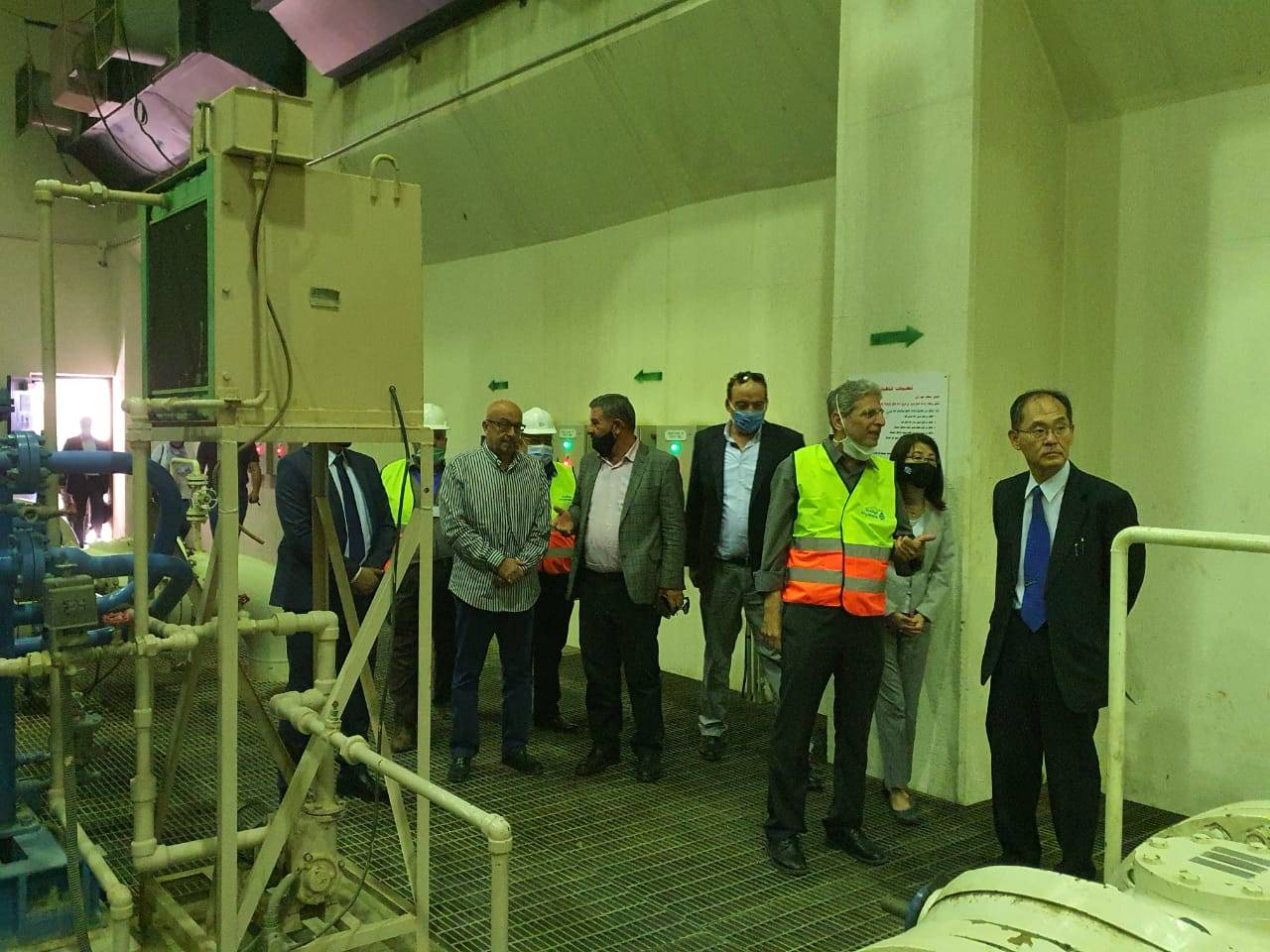 وزير المياه والري والسفير الياباني يطلعان على مشروع تطوير منظومة مياه زي .. فيديو