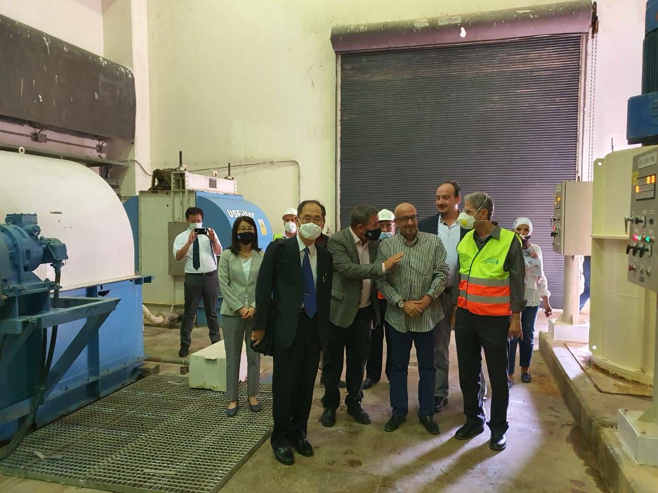 وزير المياه والري والسفير الياباني يطلعان على مشروع تطوير منظومة مياه زي .. فيديو