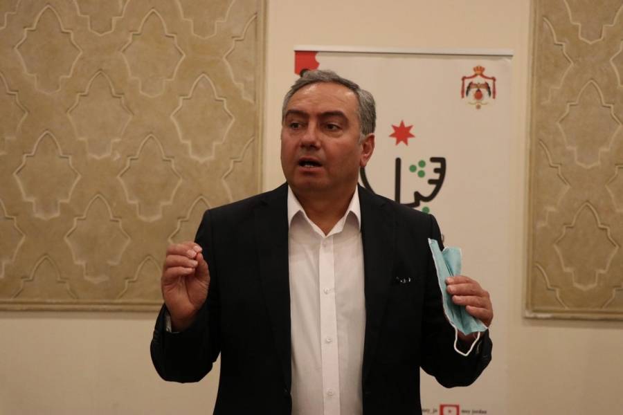 وزير الشباب يلتقي مجموعة من الشباب المشاركين في الورشة التدريبية لإعداد المُمثل .. صور