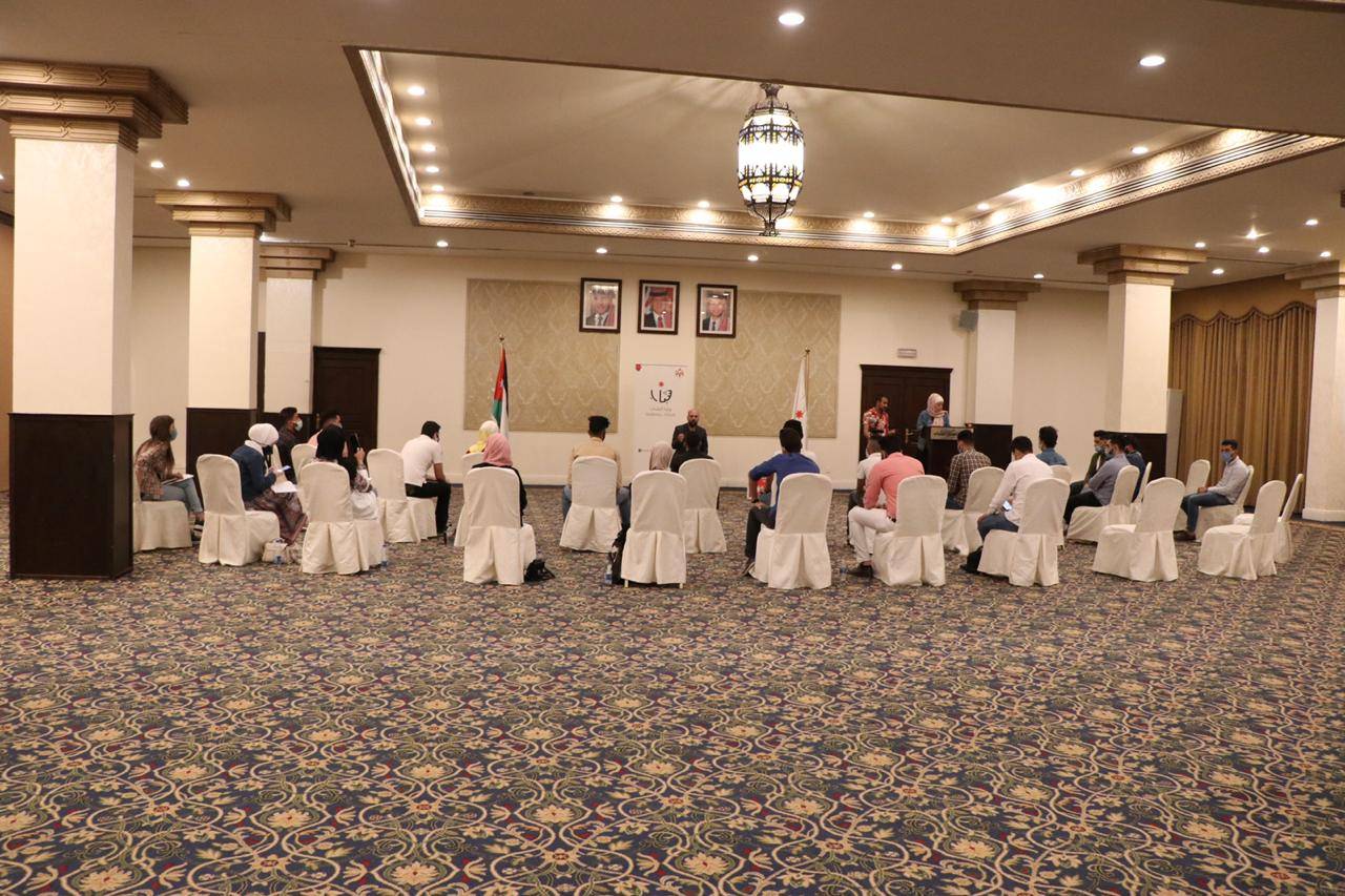 وزير الشباب يلتقي مجموعة من الشباب المشاركين في الورشة التدريبية لإعداد المُمثل .. صور