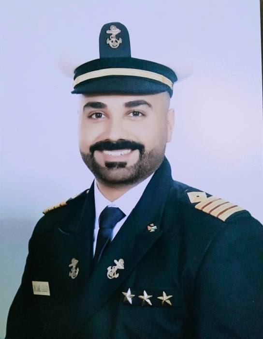 تهنئة للمهندس كامل الخلايفه بمناسبه حصوله على شهادة مهندس بحري ثانِ