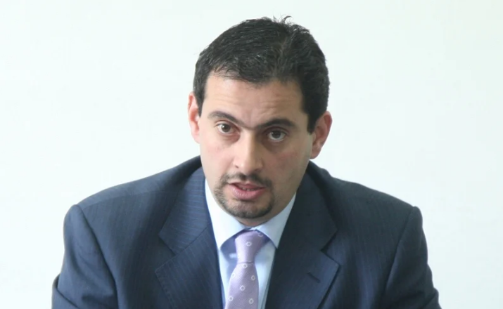 الحموري : تمديد ساعات العمل لغاية الساعة الواحدة وحظر التجوال للمواطنين بعد الساعة الثانية ليلا