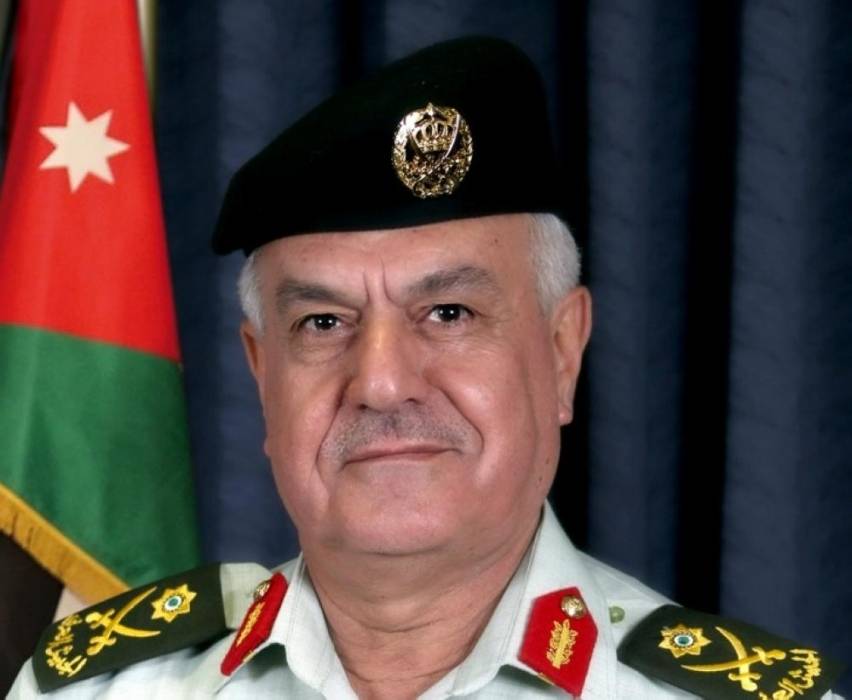 رئيس هيئة الأركان المشتركة يشارك مرتبات المنطقة العسكرية الشمالية فرحة عيد الاضحى المبارك