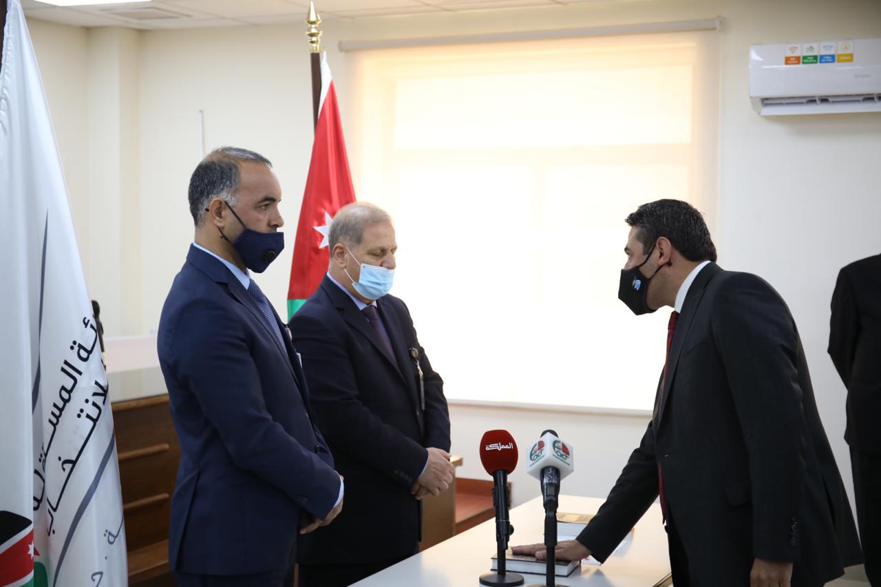 لجان الانتخاب تؤدي القسم القانوني امام أعضاء مجلس مفوضي الهيئة المستقلة للانتخاب