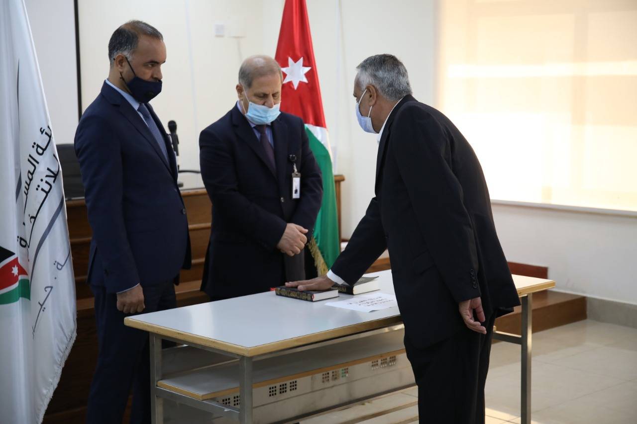 لجان الانتخاب تؤدي القسم القانوني امام أعضاء مجلس مفوضي الهيئة المستقلة للانتخاب