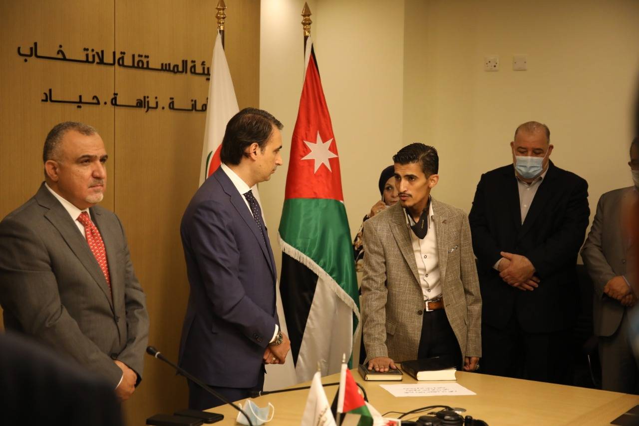 لجان الانتخاب تؤدي القسم القانوني امام أعضاء مجلس مفوضي الهيئة المستقلة للانتخاب