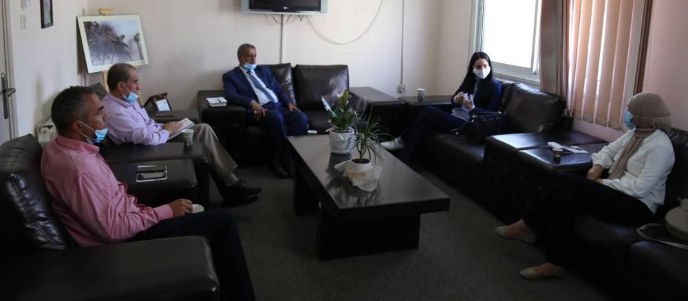 المطور يبحث مع مؤسسة هانس زايدل الألمانية آليات تنفيذ المشاريع البيئية