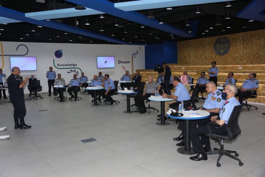 قد ندوة بعنوان الإبداع المؤسسي والفكر الريادي للقادة والمدراء بمركز الابتكار والتطوير التابع لمديرية الأمن العام