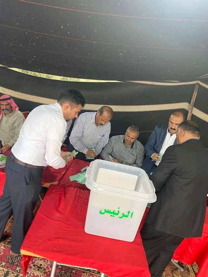 الأستاذ عليان موسى العدوان رئيس اتحاد الكتاب والأدباء يفوز بصندوق الانتخاب لعشيرتي الذوارعة والفوارعه العدوان