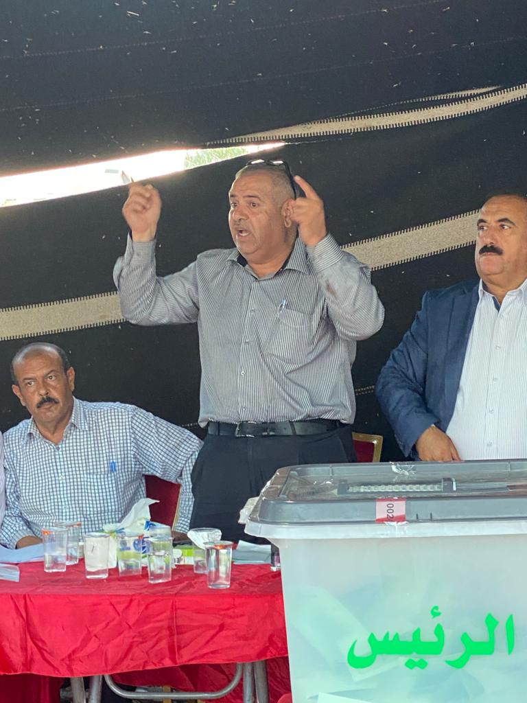الأستاذ عليان موسى العدوان رئيس اتحاد الكتاب والأدباء يفوز بصندوق الانتخاب لعشيرتي الذوارعة والفوارعه العدوان