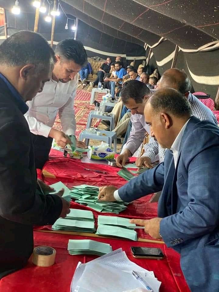 الأستاذ عليان موسى العدوان رئيس اتحاد الكتاب والأدباء يفوز بصندوق الانتخاب لعشيرتي الذوارعة والفوارعه العدوان