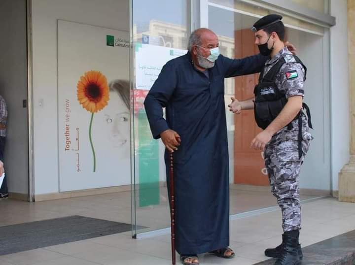 مديرية الأمن العام تبدأ بإعادة الانتشار الأمني تطبيقًا لأوامر الدفاع لمواجهة كورونا .. صور