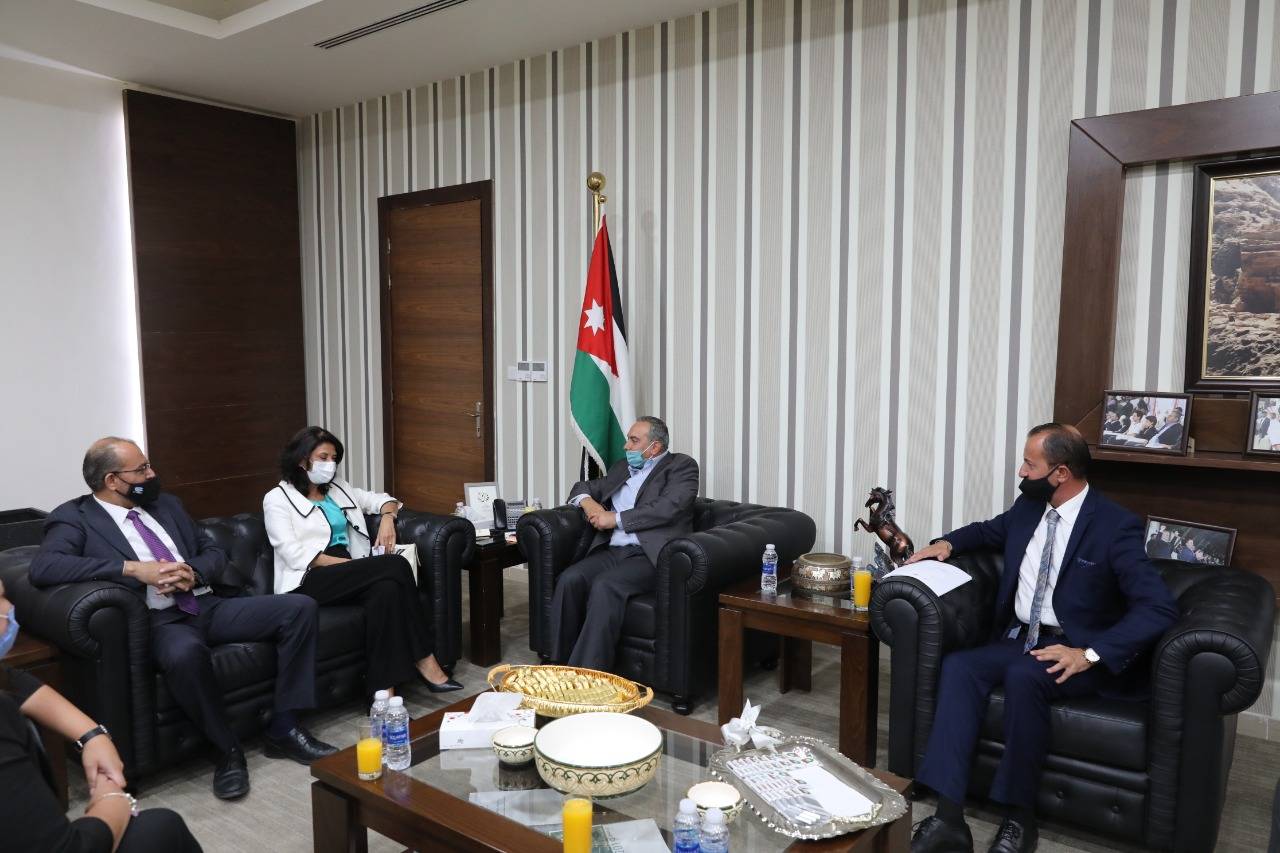 اتفاقية تعاون بين وزارة الشباب ومؤسسة الملك الحسين