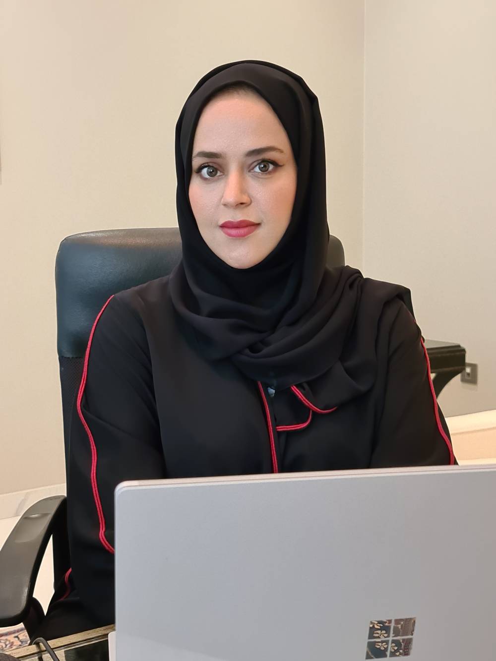 بلومبرغ  تقدم تجربتها في استثمار الذكاء الاصطناعي داخل غرف الأخبار