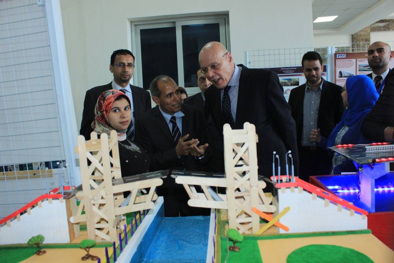 عميد هندسة جامعة بدر يزف بشرى سارة للراغبين فى الالتحاق بالكلية.. تعرف على الأقسام بالصور