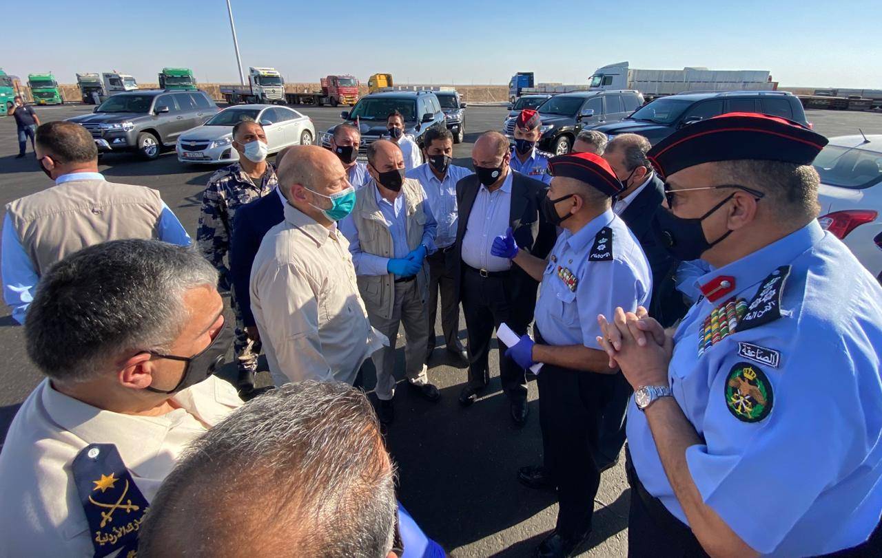 الرزاز يرافقه عدد من الوزراء ومسؤولين، يتفقد مركز حدود العمري