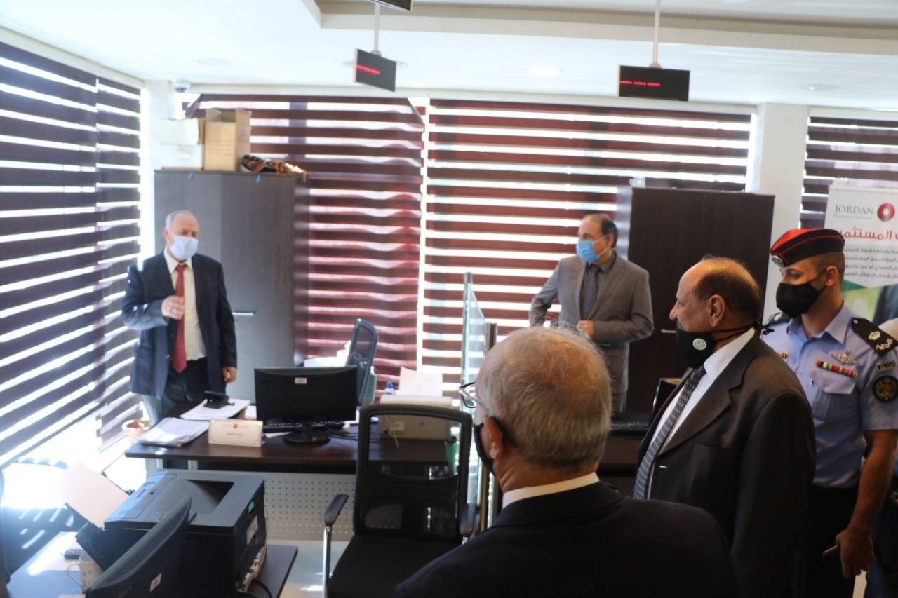 وزير الداخلية يطلق خدمات الكترونية من هيئة الاستثمار