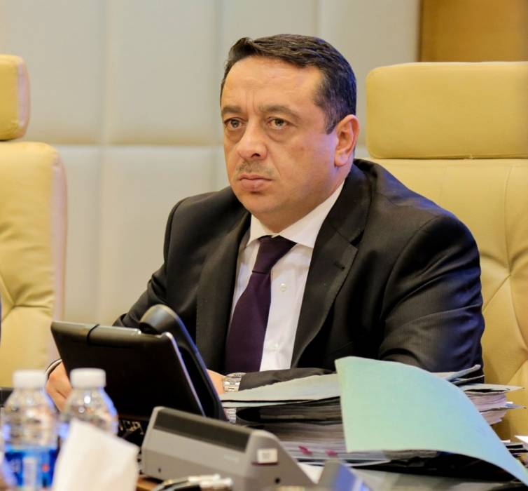 الداوود: تحديد داوم جزء من الموظفين عن بُعد هدفه الحفاظ على صحة المواطنين وسلامتهم