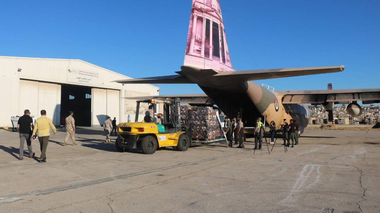 الهيئة الخيرية الأردنية الهاشمية تستمر بارسال طائرات اغاثة الى لبنان