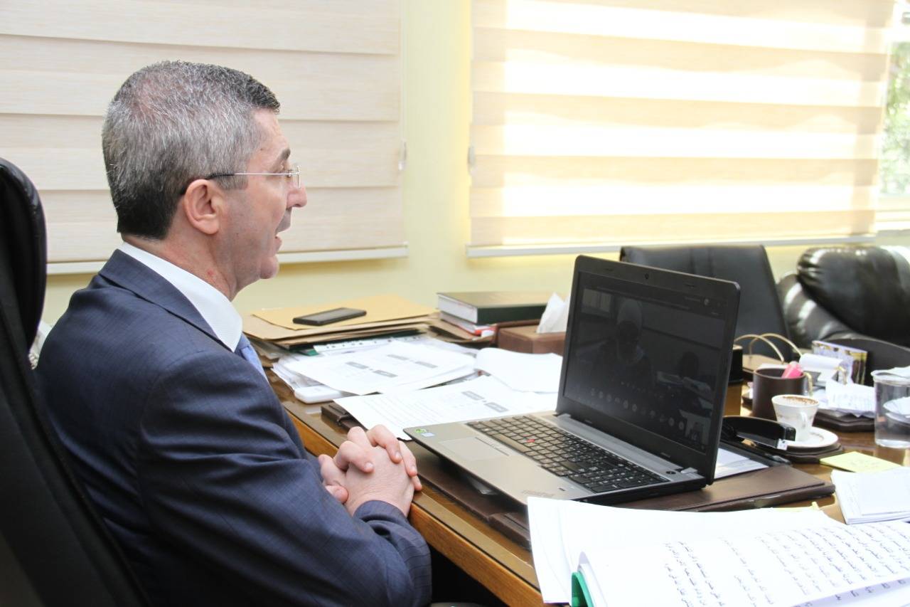 تخريج المشاركين في دورة تطوير مهارات التعليم الالكتروني عن بعد في جامعة البلقاء التطبيقية