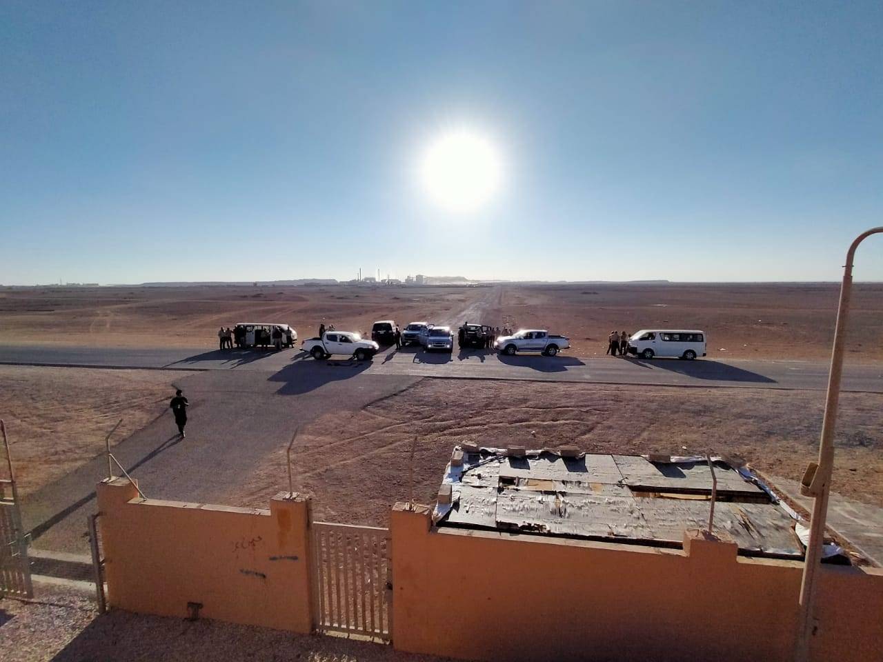 حرّاس ابار جيفكو يهددون بحرق أنفسهم بعد أنباء الاستغناء عن خدماتهم .. تفاصيل