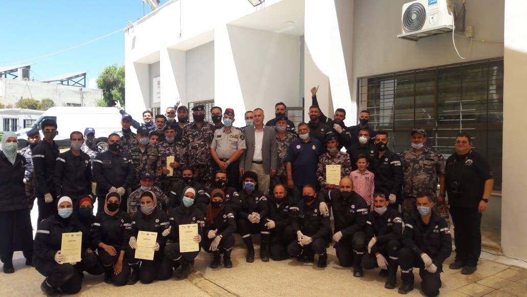 اختتام دورة متطوعي الدفاع المدني في مادبا 