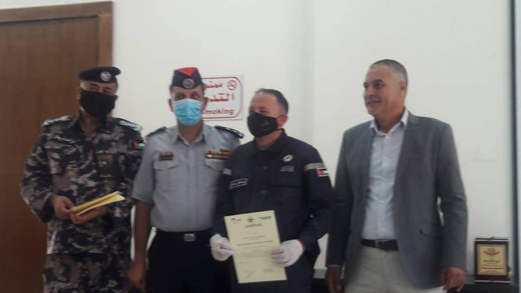 اختتام دورة متطوعي الدفاع المدني في مادبا 