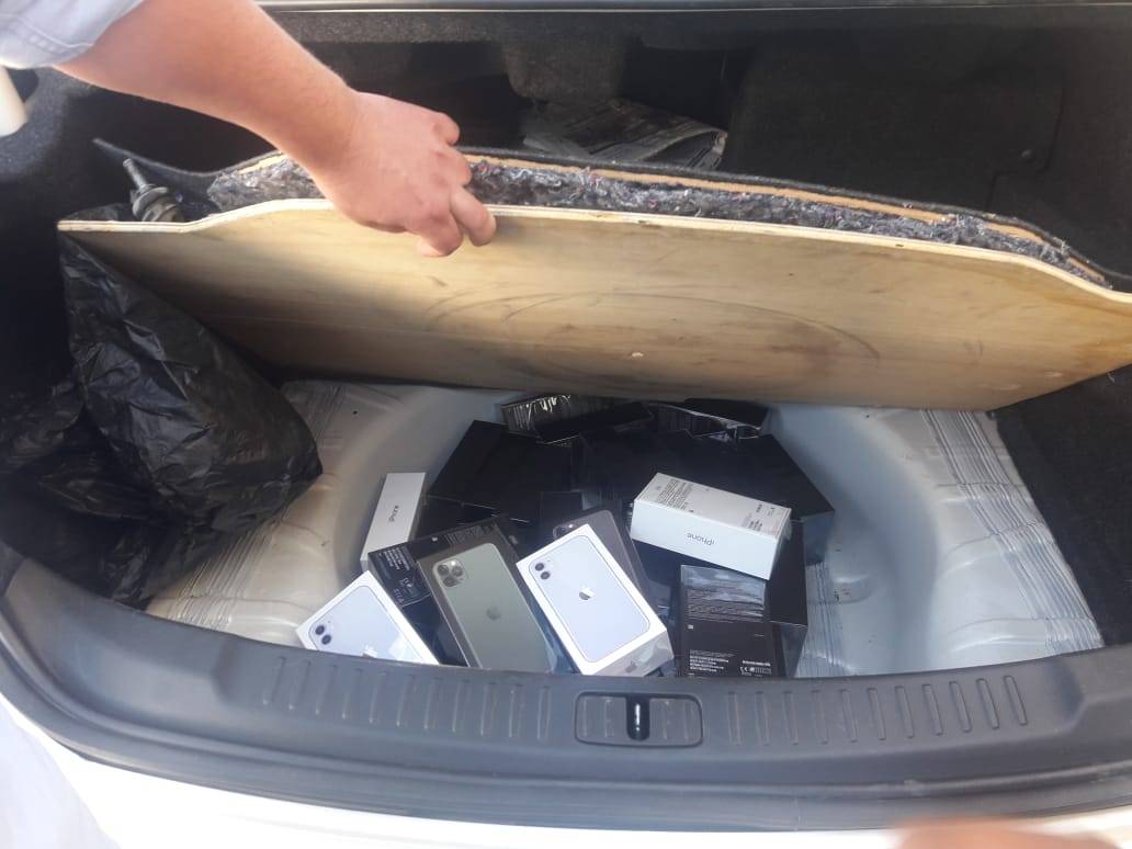 الجمارك الأردنية تضبط (١٠٨) جهاز ايفون 