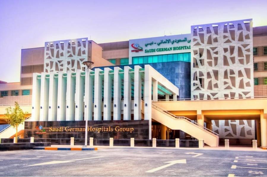 السعودي الألماني دبي یستبدل مفصل الورك لمریضة خمسینیة وزنھا 148 كج