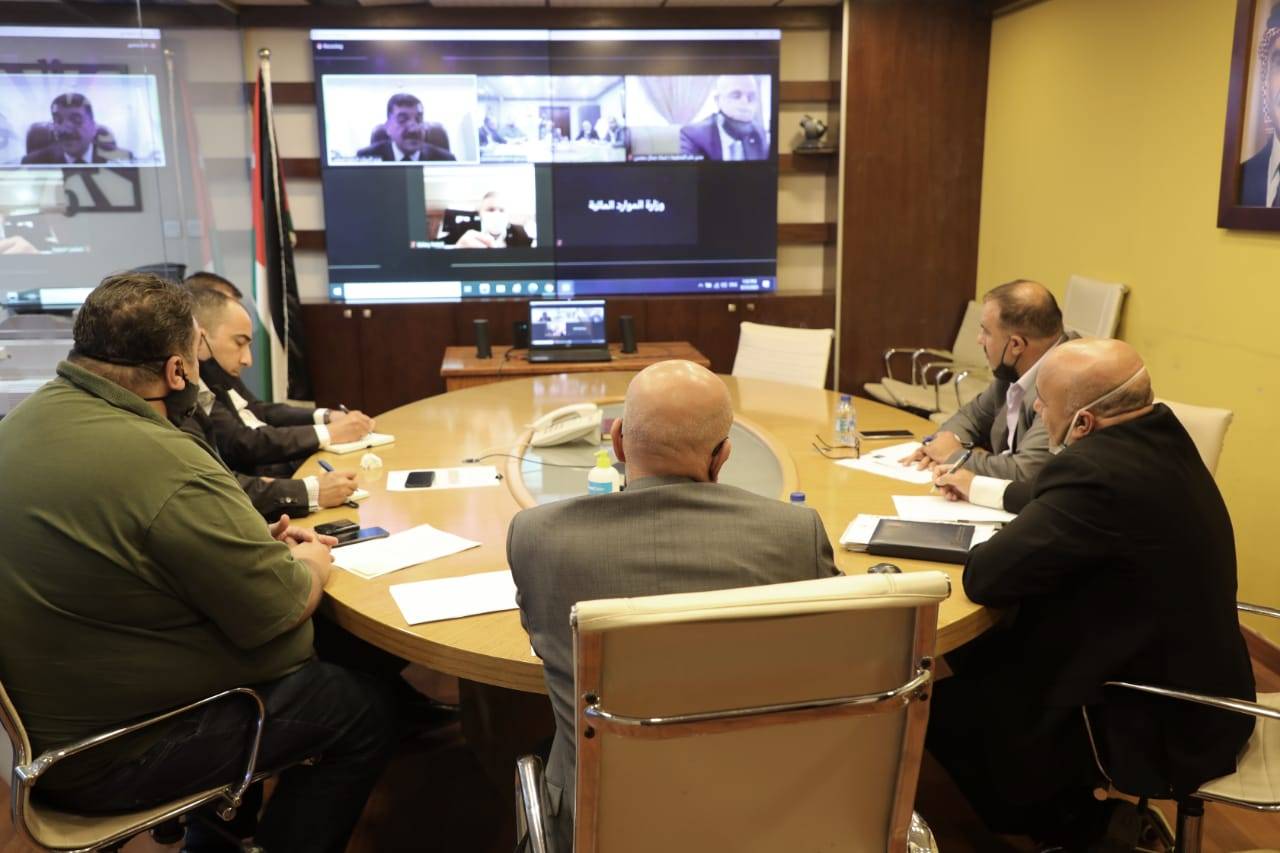 وزير المياه والري يجتمع مع وزير الموارد المائية العراقي لبحث مذكرة التفاهم في مجال الادارة المائية