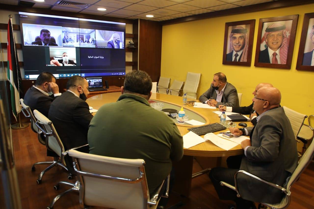 وزير المياه والري يجتمع مع وزير الموارد المائية العراقي لبحث مذكرة التفاهم في مجال الادارة المائية