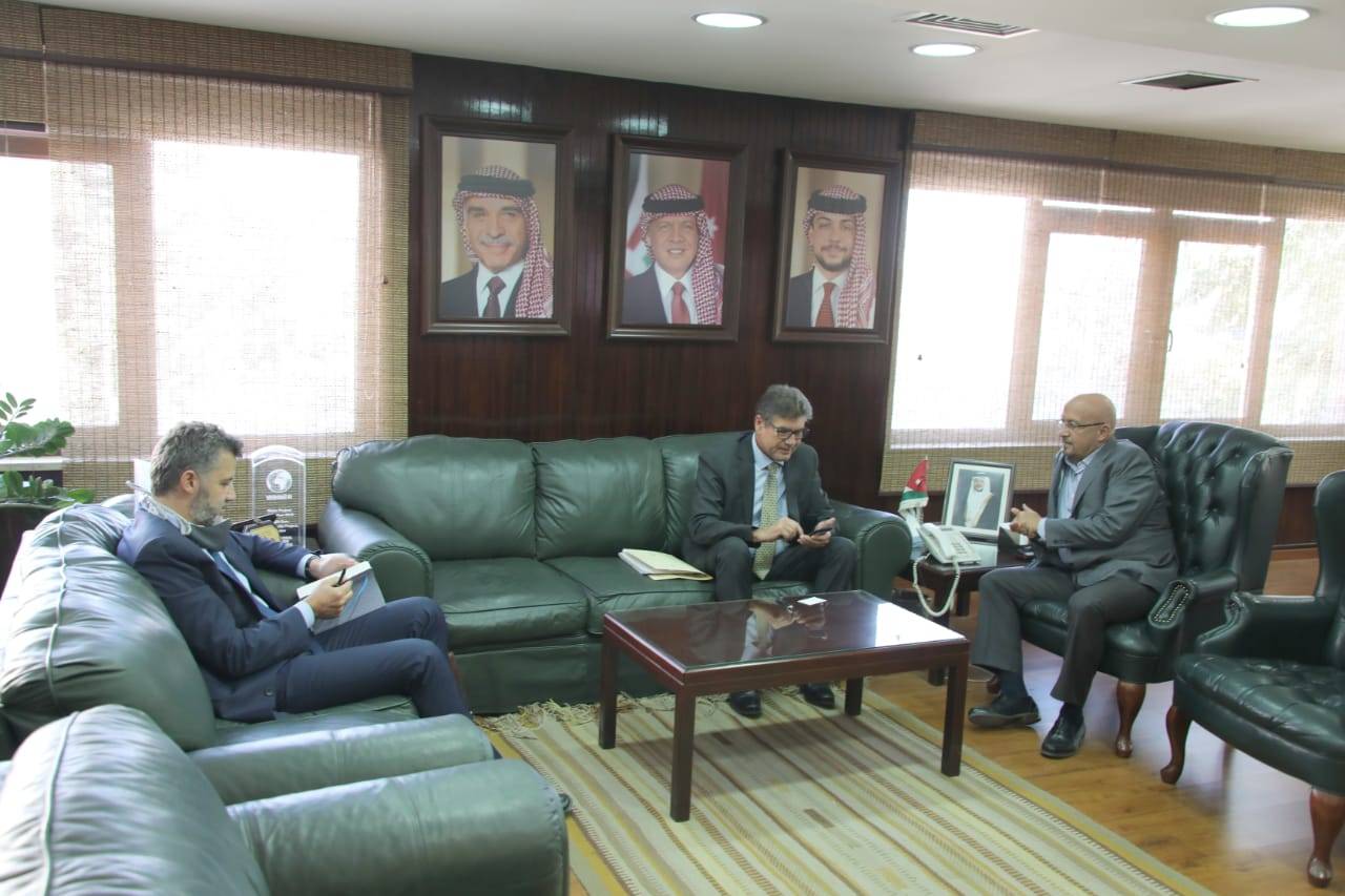 وزير المياه والري يستقبل السفير الالماني كامبمان