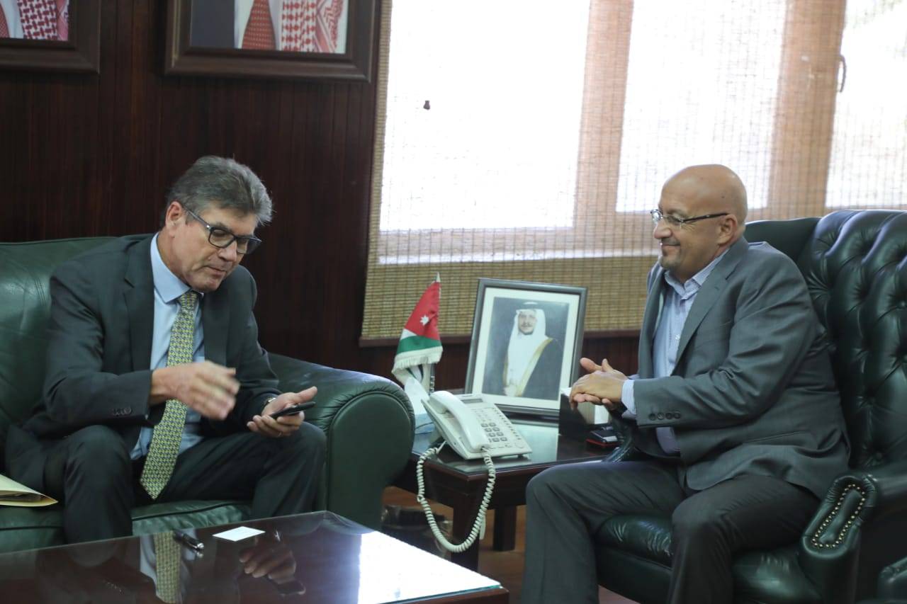 وزير المياه والري يستقبل السفير الالماني كامبمان