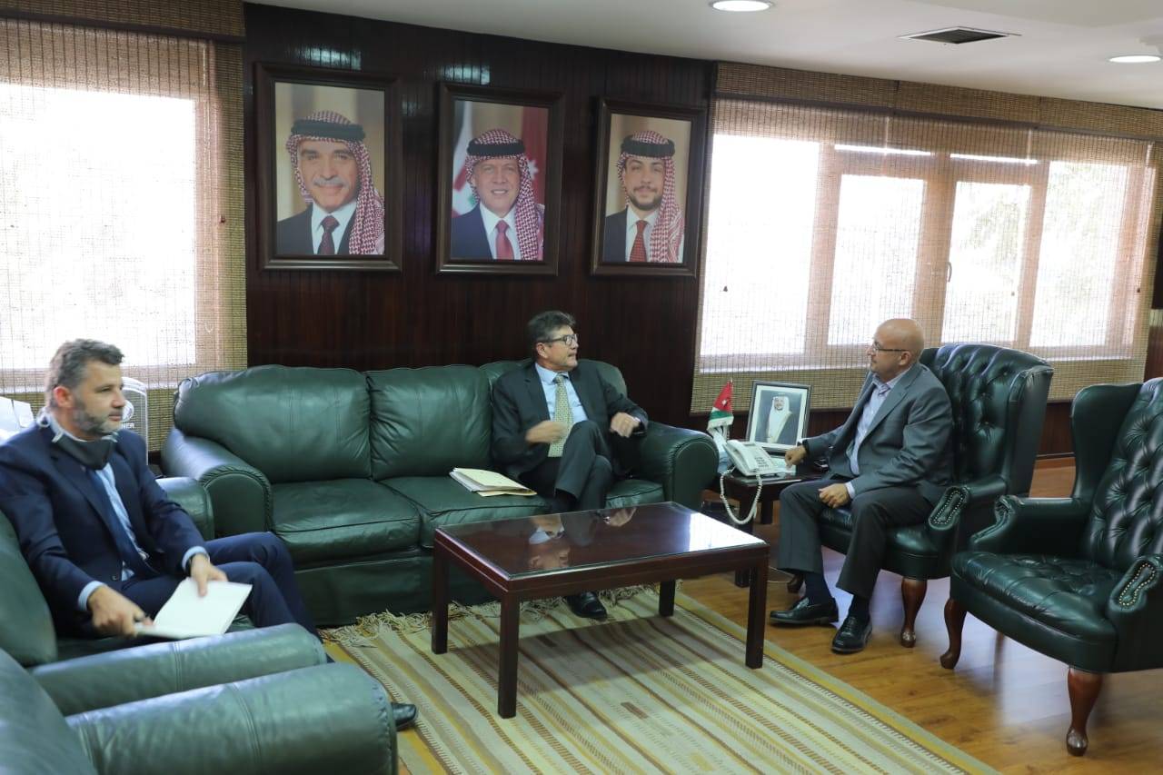 وزير المياه والري يستقبل السفير الالماني كامبمان