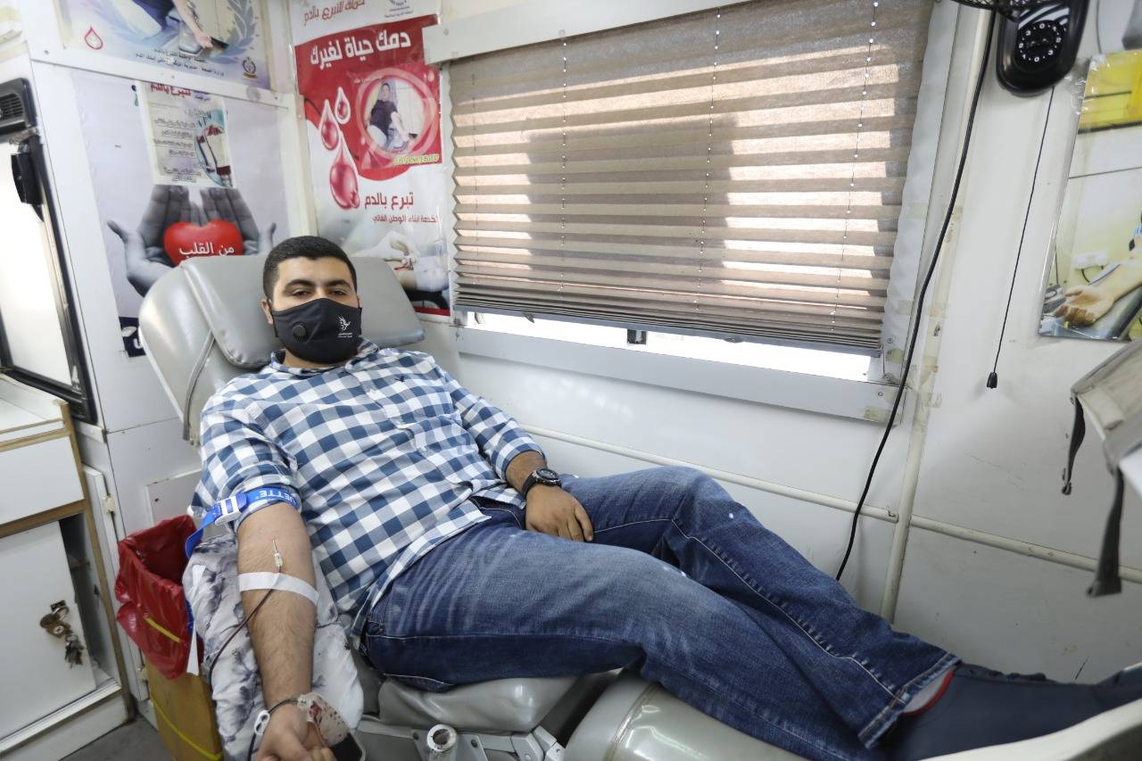 موظفوا وزارة الشباب يشاركون بحملة للتبرع بالدم بعنوان العطاء بمقدور الجميع بمن فيهم أنت .. صور