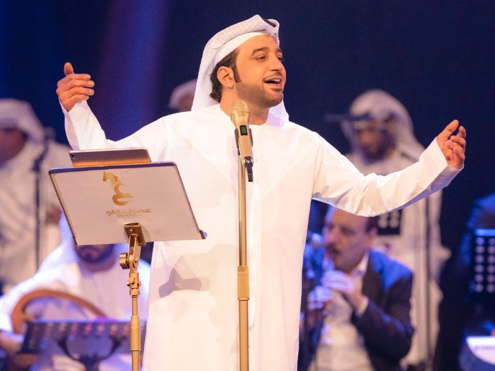 عيضة المنهالي يحيي الإرث الشعري والفن التراثي الإماراتي .. فيديو