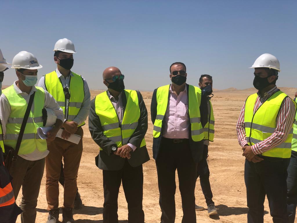 وزير المياه والري يتفقد التجارب المضخية في ابار مياه الشيدية – الحسا/خان الزبيب   