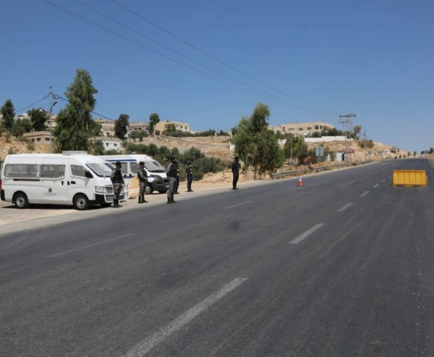 هكذا بدت محافظتي العاصمة والزرقاء منذ الليلة الماضية وحتى ظهر اليوم .. صور وفيديو