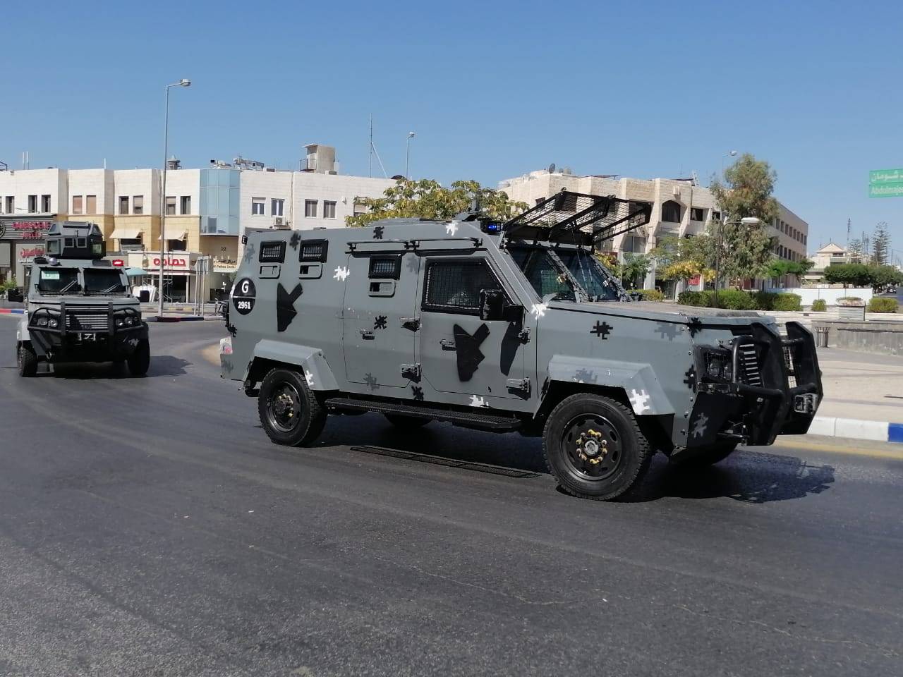 هكذا بدت محافظتي العاصمة والزرقاء منذ الليلة الماضية وحتى ظهر اليوم .. صور وفيديو