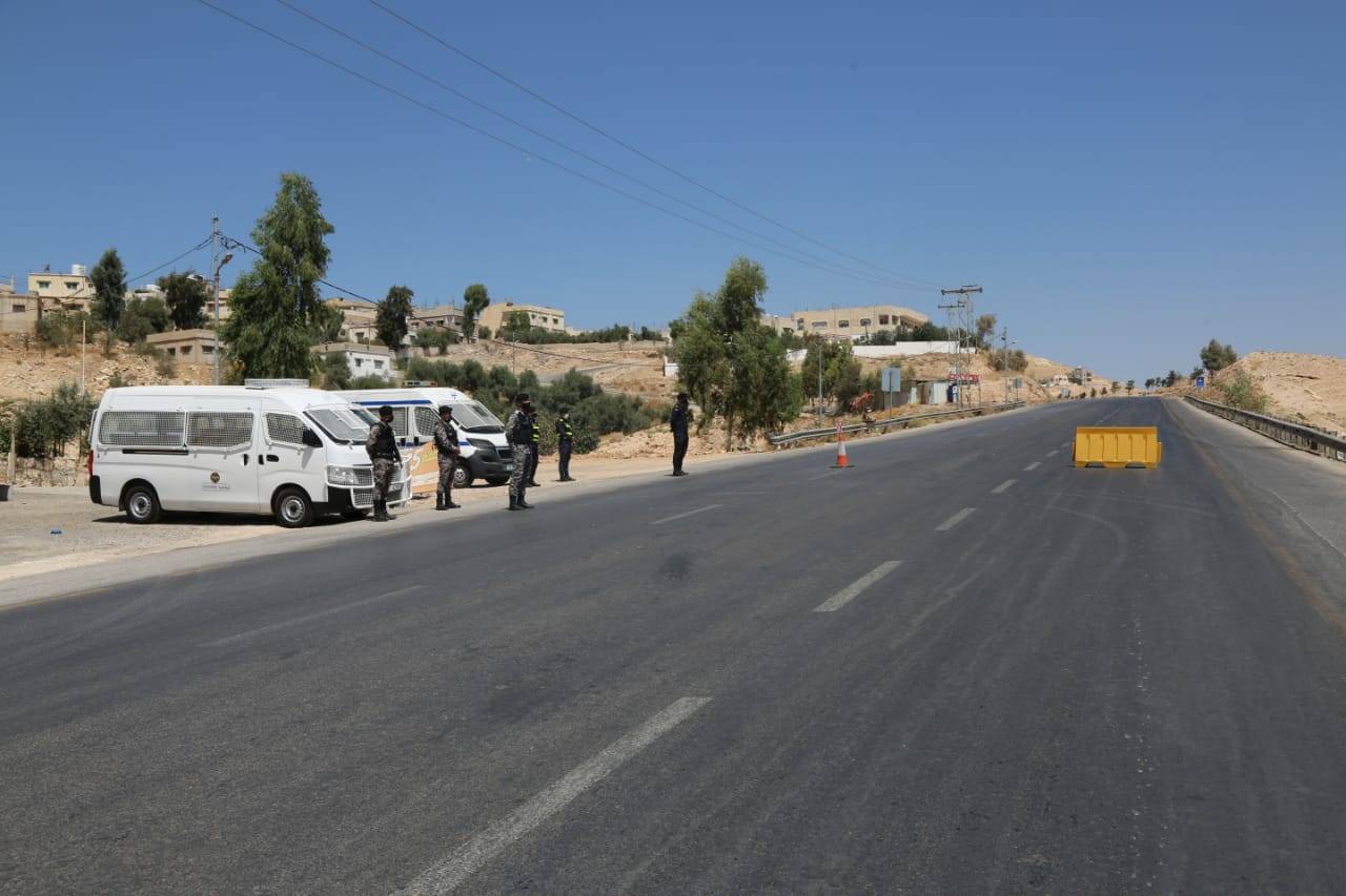 هكذا بدت محافظتي العاصمة والزرقاء منذ الليلة الماضية وحتى ظهر اليوم .. صور وفيديو