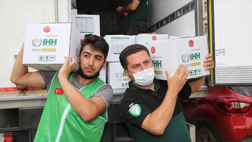 هيئة الإغاثة الإنسانية التركية IHH تقدم مساعدات إنسانية لفقراء ومرضى في قطاع غزة