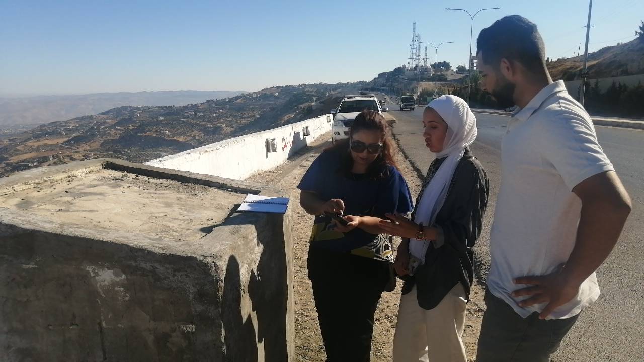 مبادرة طلتنا غير تنفذ جدارية على مطل شارع الستين في محافظة السلط 