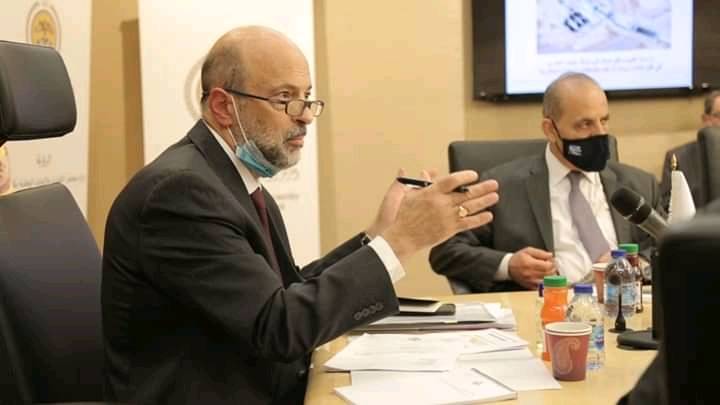 الرزاز يترأس اجتماعا في المركز الوطني للأمن وإدارة الأزمات للجنة تنظيم المعابر الحدودية