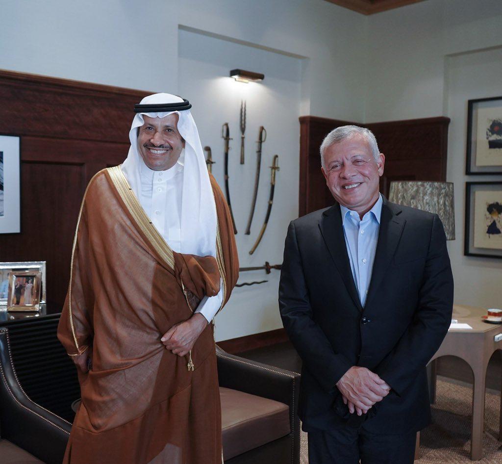 الملك يستقبل سفير خادم الحرمين الشريفين