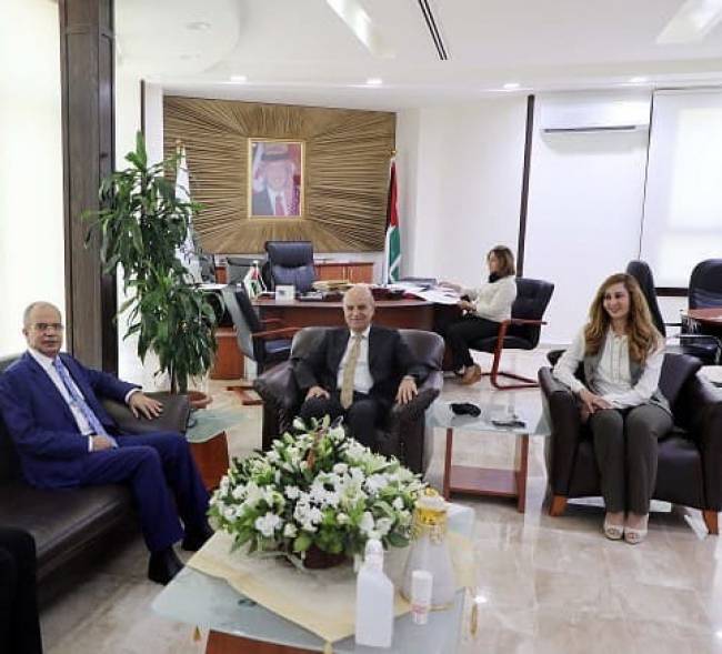 السفير الليبي لدى الأردن يزور جامعة الإسراء