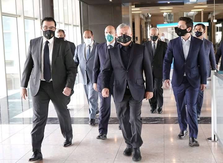 الملك يتفقد مرافق مطار الملكة علياء الدولي ويؤكد ضرورة تطبيق الإجراءات الصحية والوقائية لضمان سلامة المسافرين