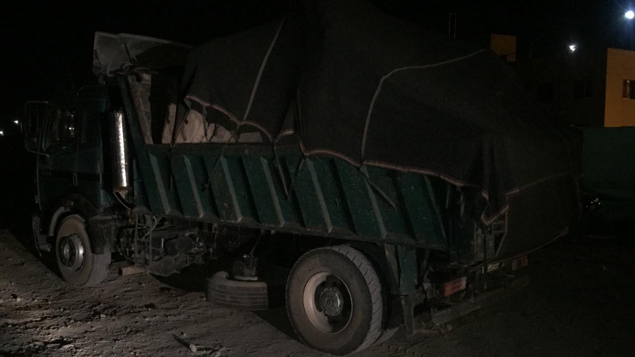 المياه: ضبط 7 شاحنات محملة بالبازلت المستخرج بطريقة مخالفة في الهاشمية وتوقيف اصحابها